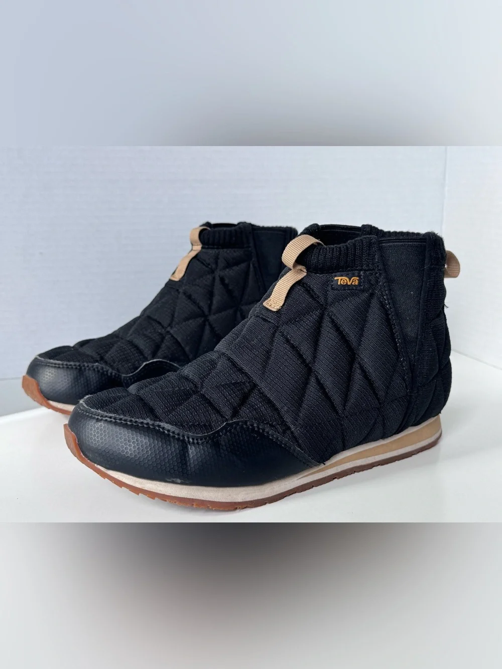 TEVA EMBER MID BLACK OUTDOOR QUILTED BOOTIES BOOTS SHOES WOMEN'S SHOES SIZE 8